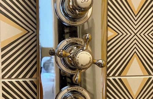 Llangadog House | Y Castell