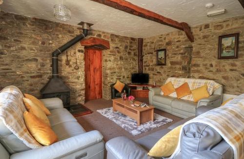 Llanybydder House | Y Felin
