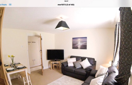 Pennant Melangell Cottage | Y GILFACH - sleeps 4 guests in 2 bedrooms