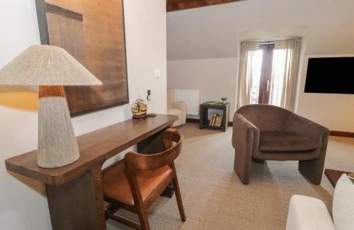 Conwy House | Y Granar