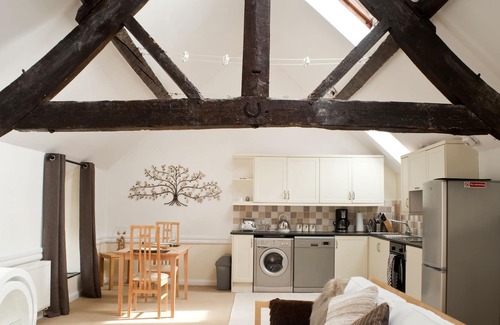 Pennant Melangell Apartment | Y GRANAR - sleeps 2 guests in 1 bedroom, Nr Bala, Snowdonia