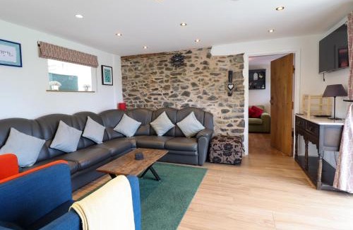 Oswestry House | Y Granar The Granary