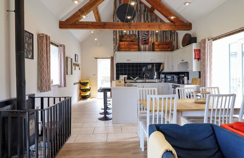 Oswestry Cottage | Y GRANAR (THE GRANARY, family friendly in Llanrhaeadr-Ym-Mochnant