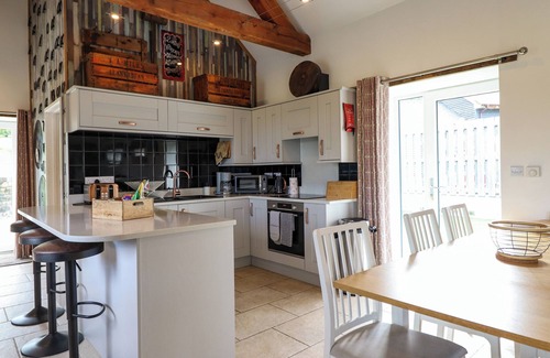 Oswestry Cottage | Y GRANAR (THE GRANARY, family friendly in Llanrhaeadr-Ym-Mochnant