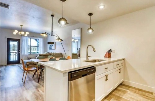 McCall House | "Y Knot at 310" McCall Condo