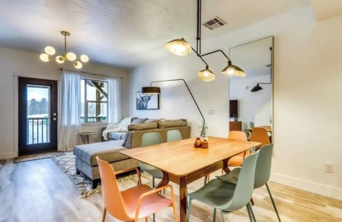McCall House | "Y Knot at 310" McCall Condo