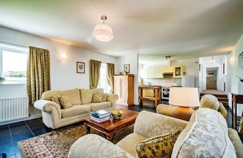 Felinwynt Cottage | Y LLaethdy - 2 Bedroomed Farm Cottage with Stunning Coastal Views