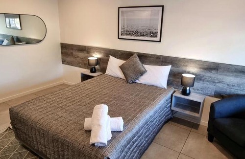 Monkland Hotel | Y Motels Gympie