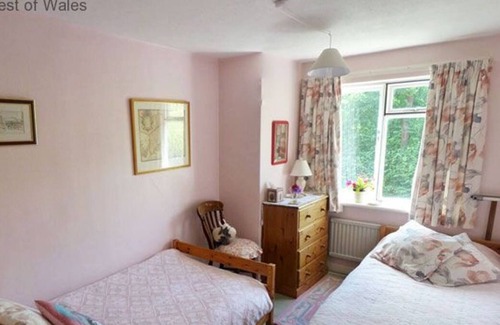 Newcastle-on-Clun House | Y Rhosyn in the beautiful Knighton