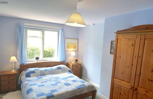 Newcastle-on-Clun House | Y Rhosyn in the beautiful Knighton