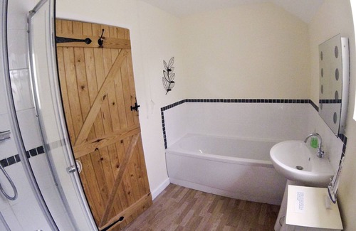 Pennant Melangell Cottage | Y SKUBOR - sleeps 4 guests in 2 bedrooms, Nr Bala, Snowdonia