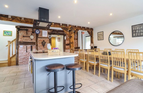 Oswestry Cottage | Y STABL (THE STABLE, family friendly in Llanrhaeadr-Ym-Mochnant
