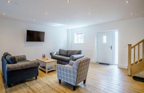 Trevor House | Y Stabl - Uk12742
