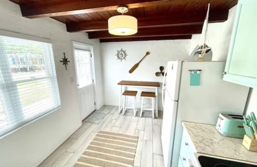Panacea House | Y Worry! Old Florida Waterfront! Beach, bike trails, boat ramp, fish, & fire pit