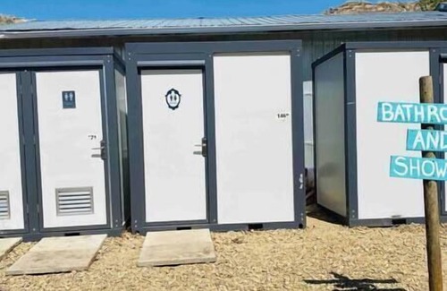 Rosedale Cabin | #Y6 Wild West- 2 Double beds -Pet friendly, Wild West Yurt 2 Double Beds