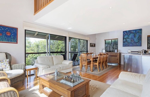 Dalmeny House | Yabbarra Sands - Enjoy the beachside lifestyle.