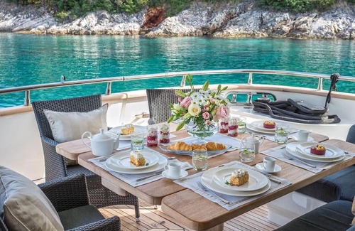 Nurensdorf Boat Rental | Yacht Angelo Blu