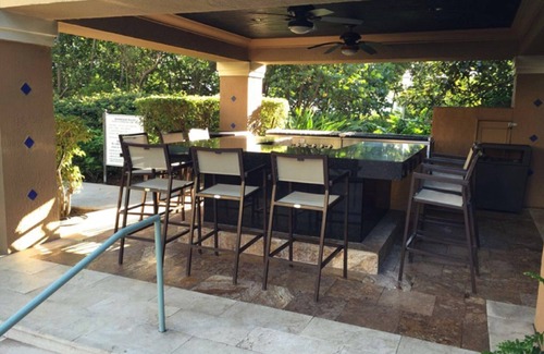 Aventura Apartment | Yacht Club Apartment at Aventura ~ Beautifully updated ground floor poolside