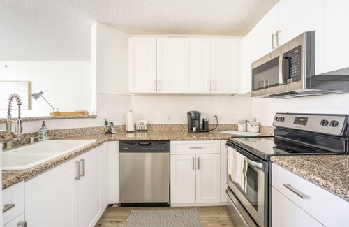Aventura Condo | Yacht Club at Aventura. Amazing Water View, Newly renovated