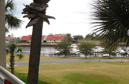 North Myrtle Beach Condo | Yacht Club Villas #1-202 Impressive & Comfortable Villa in Barefoot Resort!