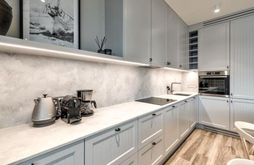 Srodmiescie Apartment | Yacht Park Marina by AmberBlue
