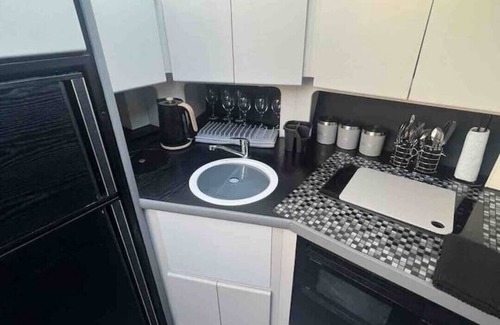 Southampton Boat Rental | Yacht ‘X’ - 44 foot modern yacht on 5 star Marina