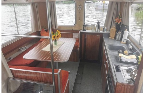 Lychen Boat Rental | Yachtcharter in Mecklenburgische Seenplatte·locaboat Pénichette 1107w