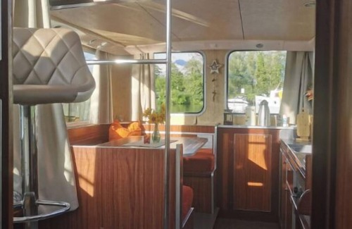 Lychen Boat Rental | Yachtcharter in Mecklenburgische Seenplatte·locaboat Pénichette 1107w