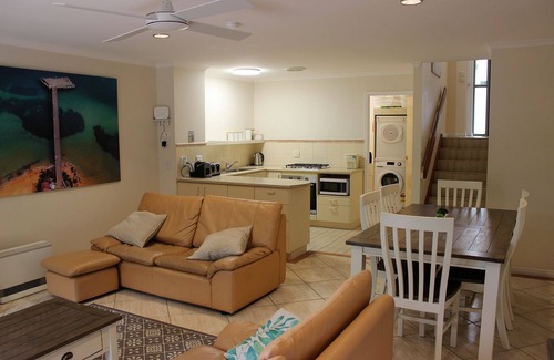 Cowes Villa | Yackataya at Cowes - Two Bedroom Villa, Sleeps 5