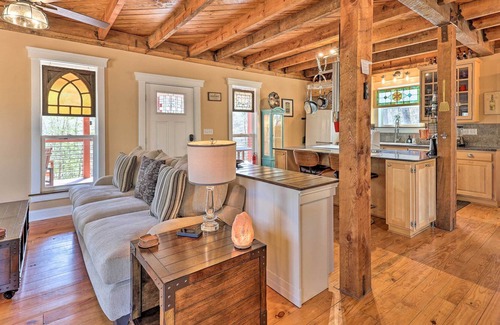 Union Grove Cabin | Yadkin Valley Cabin Retreat w/ Deck, Fire Pit
