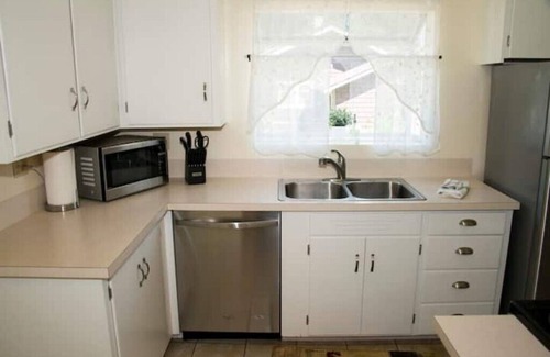 Yakima House | Yakima Vacation Rentals- Spacious Bungalown