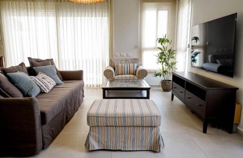 Eilat Villa | YalaRent Eilat Villa 4BR Private Pool & Garden