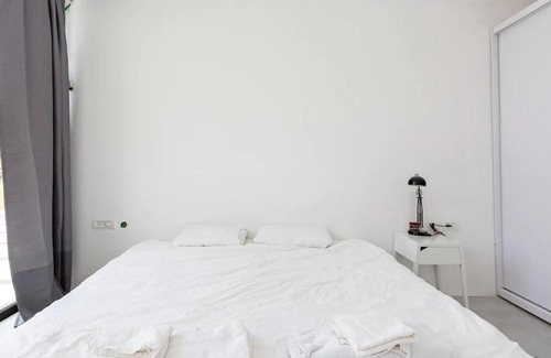 Emek Lod Villa | YalaRent Estate Zafriyya with private pool & jacuzzi