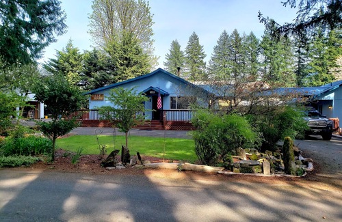 Cougar House | YALE House -Mt St Helens/Yale Lake Retreat