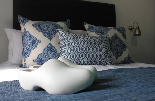 Emalahleni House | Yalla Yalla Boutique Hotel