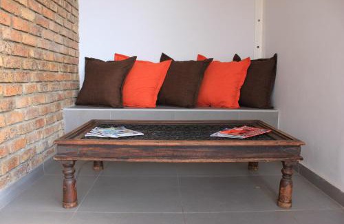 Emalahleni House | Yalla Yalla Boutique Hotel