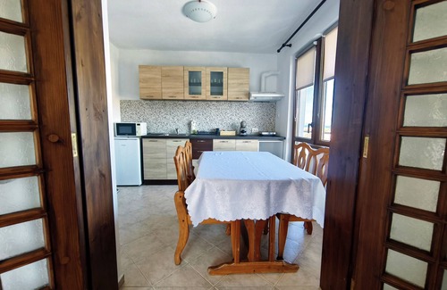 Chernomorets Apartment | Yanevi Apartments/Two Bedroom Apartment with Sea Viewn