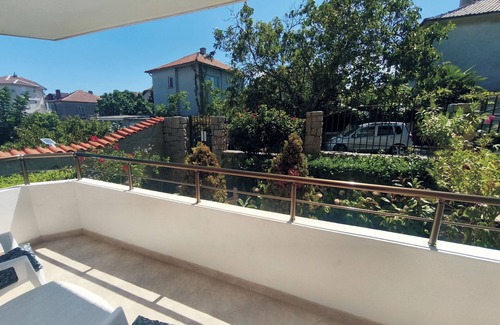Chernomorets Apartment | Yanevi Apartments/Two-Bedroom Apartmentn