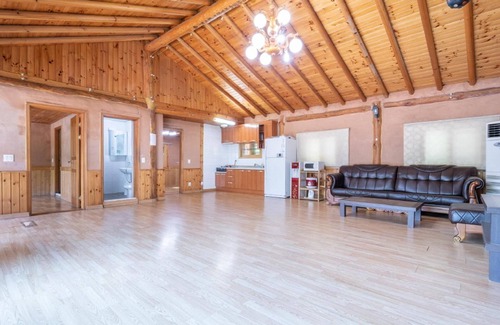 Seojong House | Yangpyeong Santa Pension