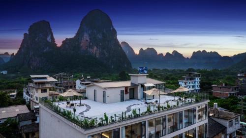 Yangshuo House | Yangshuo Miss Deng Colorful House