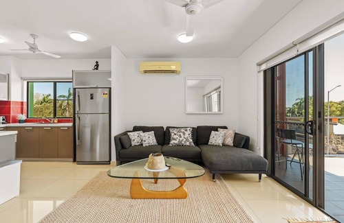 Rapid Creek Apartment | Yanti at Nightcliff: Foreshore ~ Pool ~ Shops/Cafe