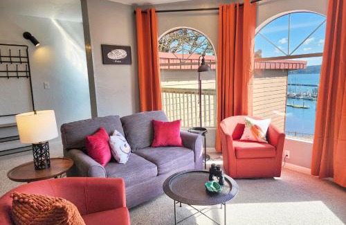 Historic Bayfront House | Yaquina Bay & Bridge Views! Watch the Boats! Kitchen is a culinary delight! Unit 5