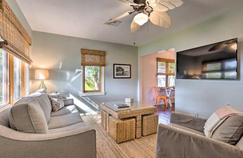 Lake Worth House | Yard and Hot Tub Historic Lake Worth Cottage!