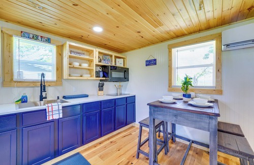 Golden House | Yard w/Lake View: Home Near Table Rock Lake!