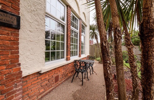 Scarborough Cottage | Yardley Manor