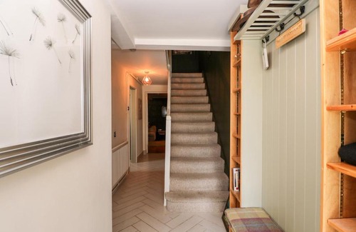 Broadway House | Yarn Cottage