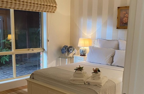 Berwick House | Yarra Residence, Berwick - Chic hillside guesthouse in a charming village