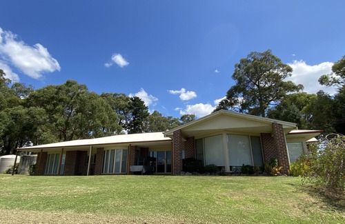 Castella House | Yarra Valley Dream Country Escape - 10 mins from Yarra Glen