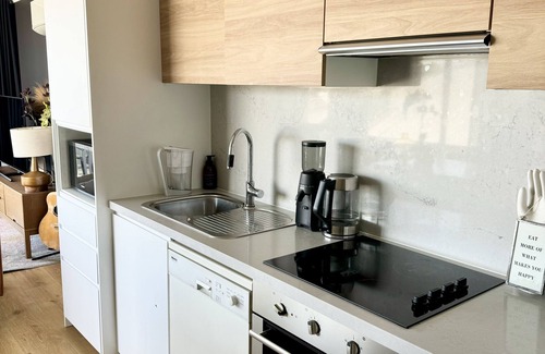 Yarraville Apartment | Yarraville Village apartment with panoramic views