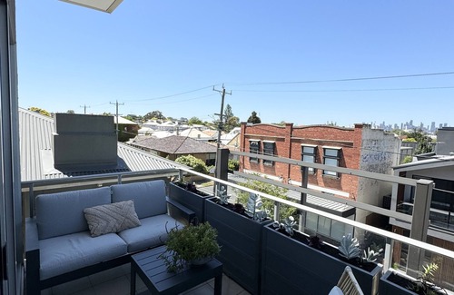 Yarraville Apartment | Yarraville Village apartment with panoramic views